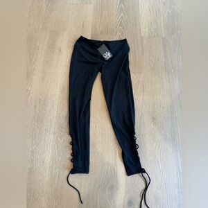 Chaser Medium Black Cut Out Leggings.🖤⚡️